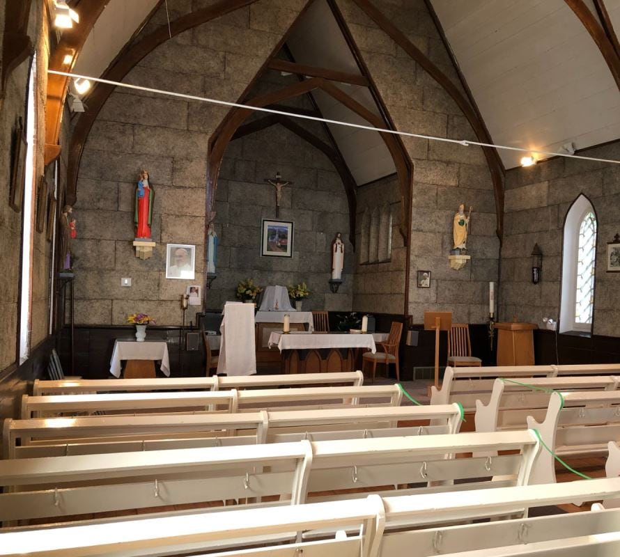 L'intérieur de l'église Saint-Austin. 