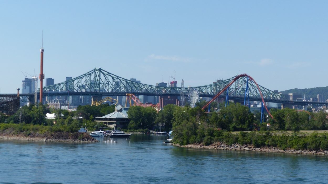 Le pont Jacques-Cartier.