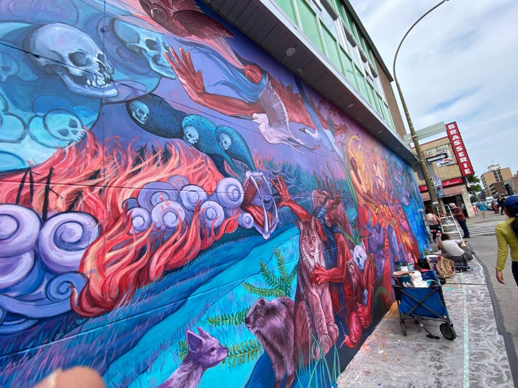 Detalles del mural Guardianas de las semillas del colectivo argentino Nereidas R., en el barrio latino de Montreal.