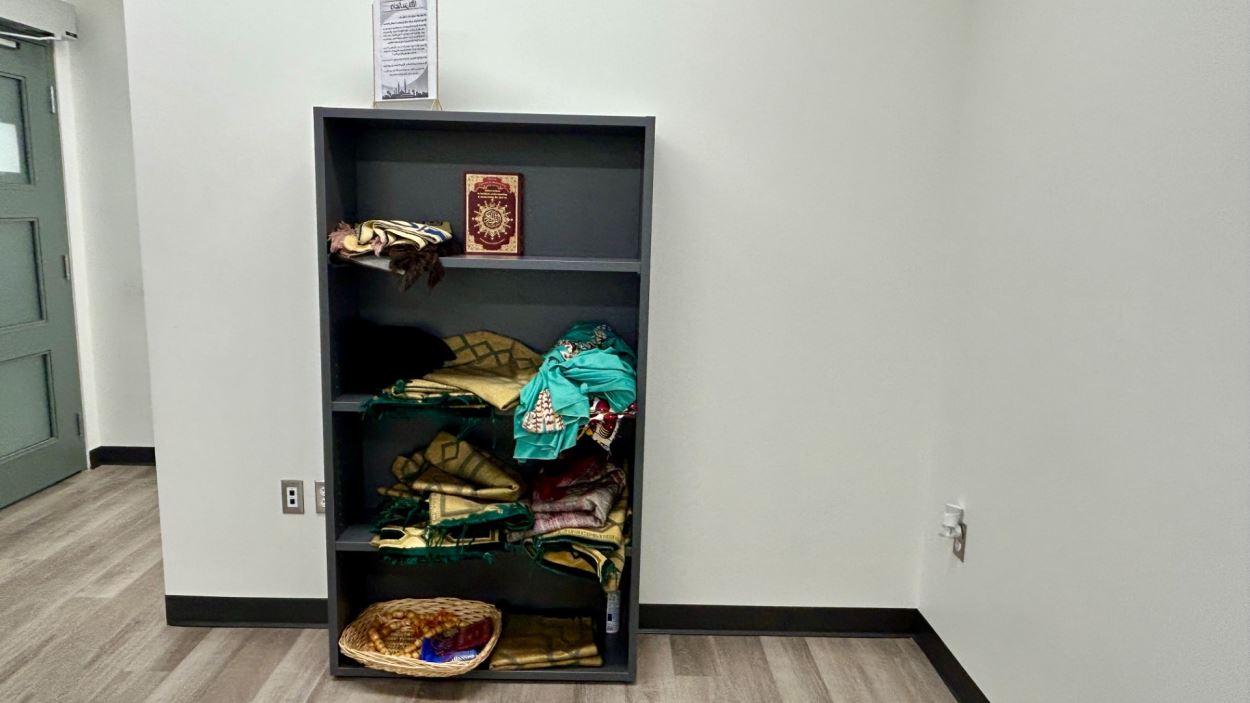 Salle multiconfessionnelle au Collège Boréal. 