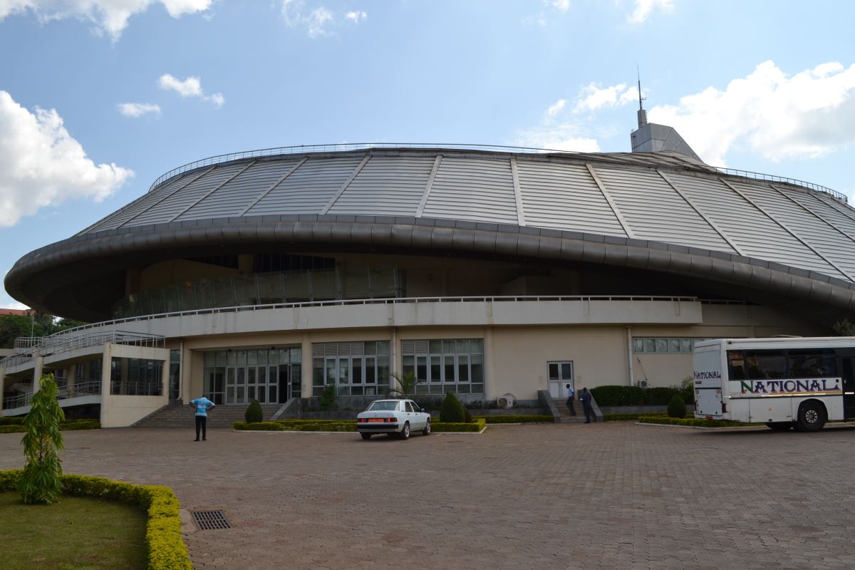 la-ru-e-vers-le-chinois-au-cameroun-radio-canada